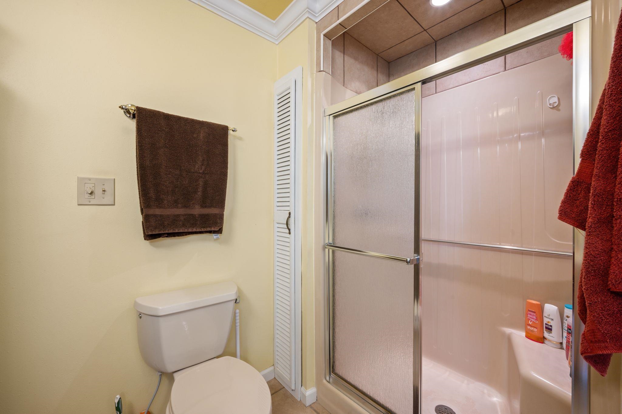 26418 Carondelette Drive Orange Beach, AL 36561 - Photo 27 of 48 Bathroom