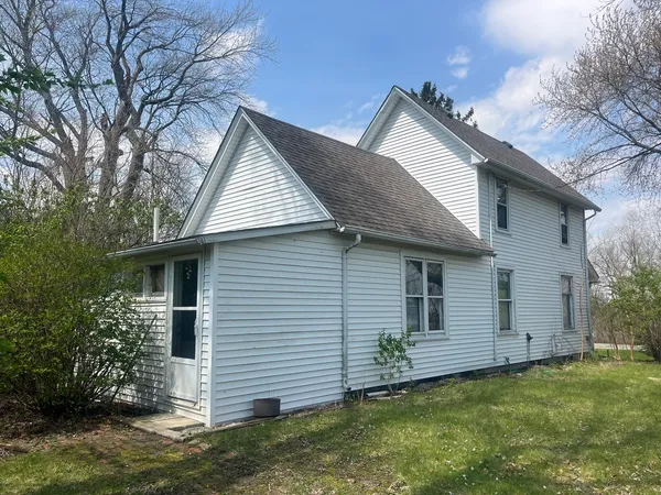 $109,900 | 403 East 200 North Road, Loda, IL 60948