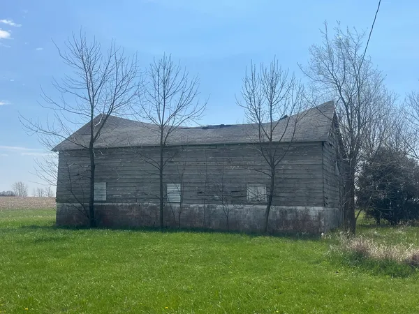 $109,900 | 403 East 200 North Road, Loda, IL 60948