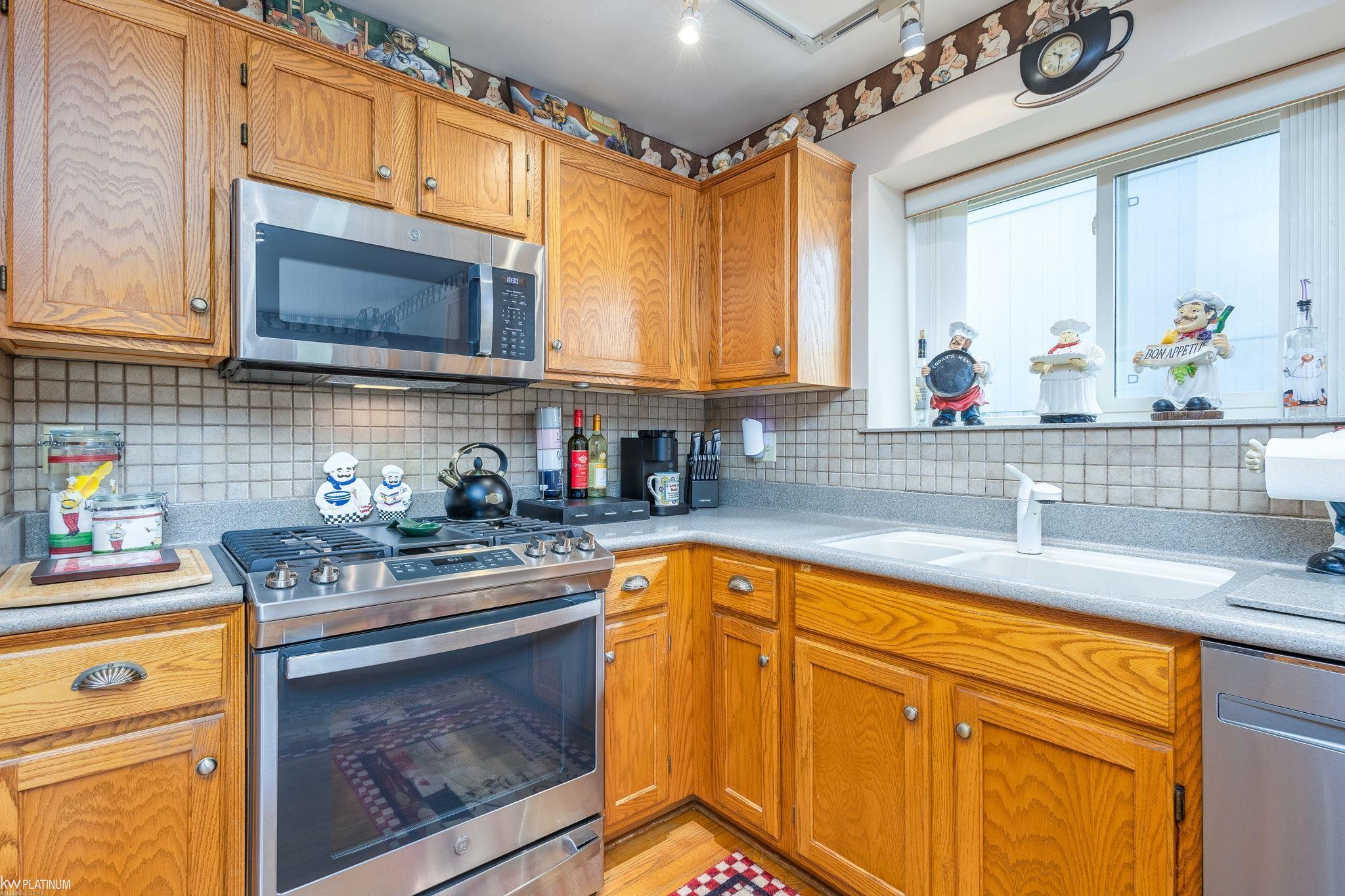 518 Lexington Drive Rochester, MI 48307 - Photo 18 of 58 50176739-3a397b97-851e-4c4d-a734-5c12220c0582.JPG