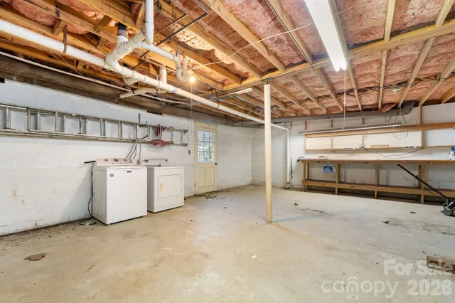 $385,000 | 1767 12th St Drive Northwest, Hickory, NC 28601