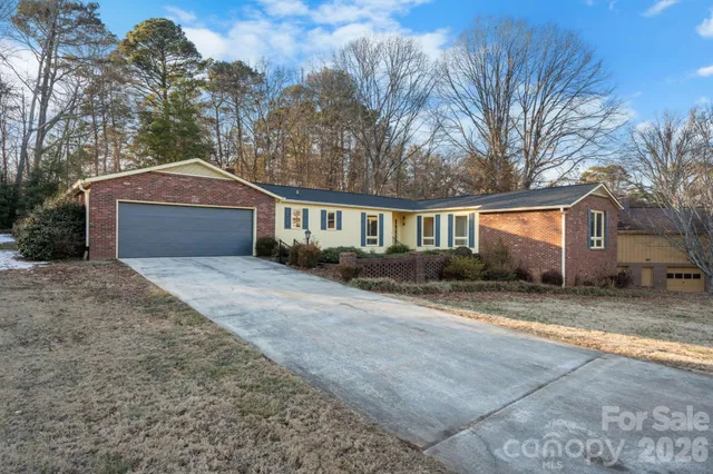 $385,000 | 1767 12th St Drive Northwest, Hickory, NC 28601