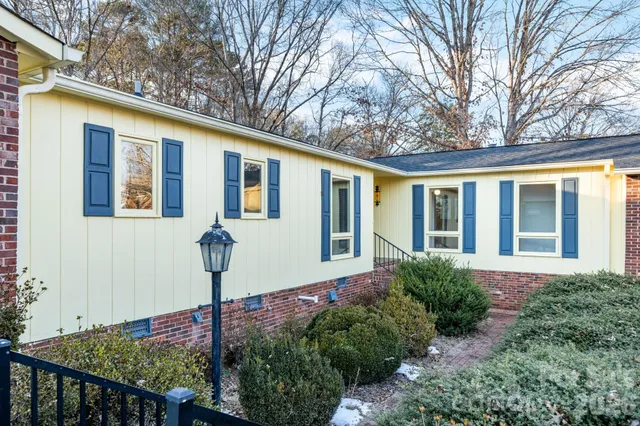 $385,000 | 1767 12th St Drive Northwest, Hickory, NC 28601