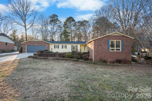 $385,000 | 1767 12th St Drive Northwest, Hickory, NC 28601