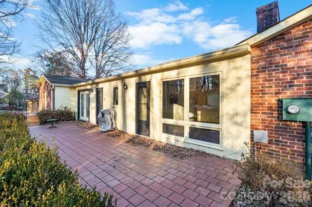 $385,000 | 1767 12th St Drive Northwest, Hickory, NC 28601