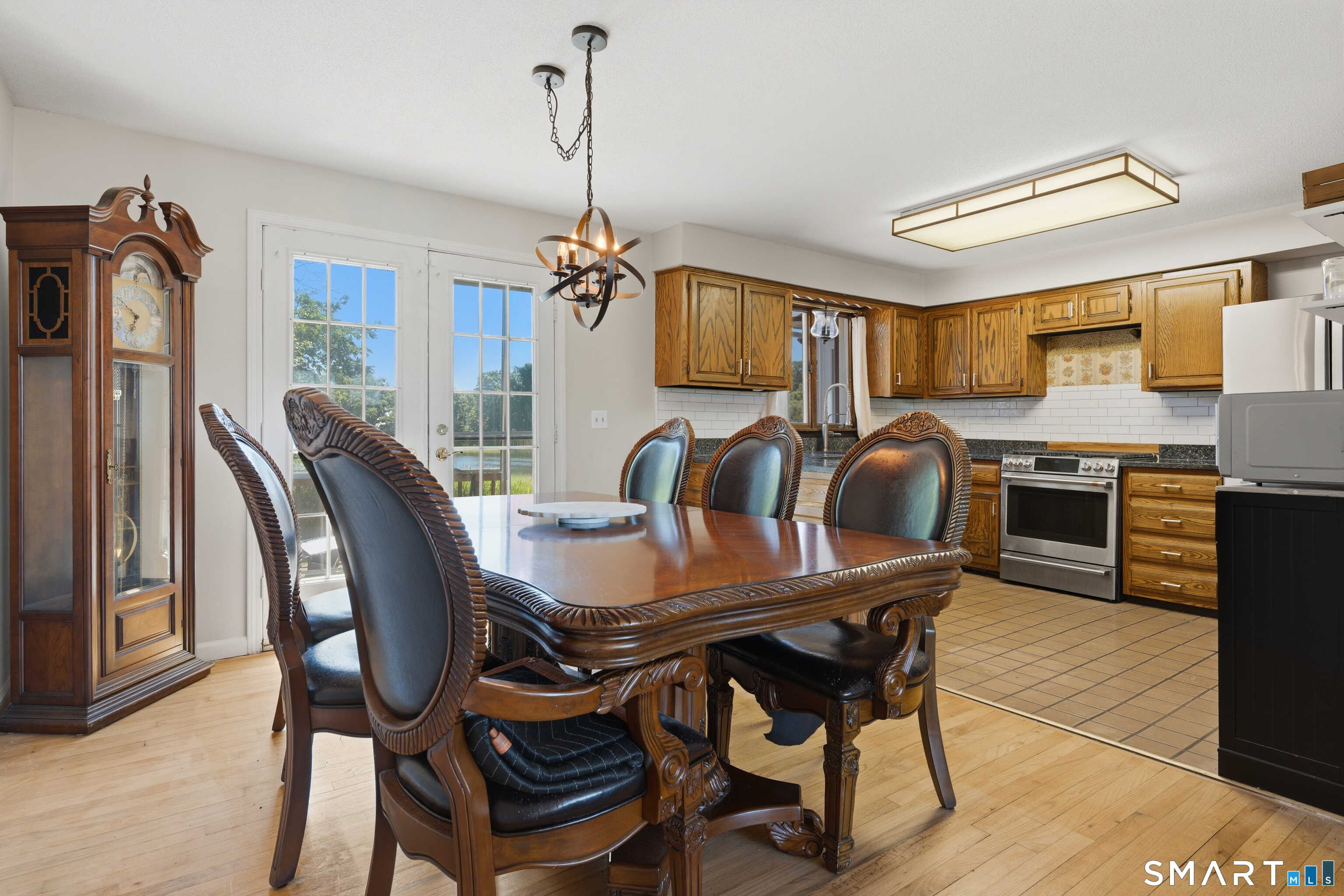 699 Selbys Pond Road Stratford, CT 06615 - Photo 8 of 31