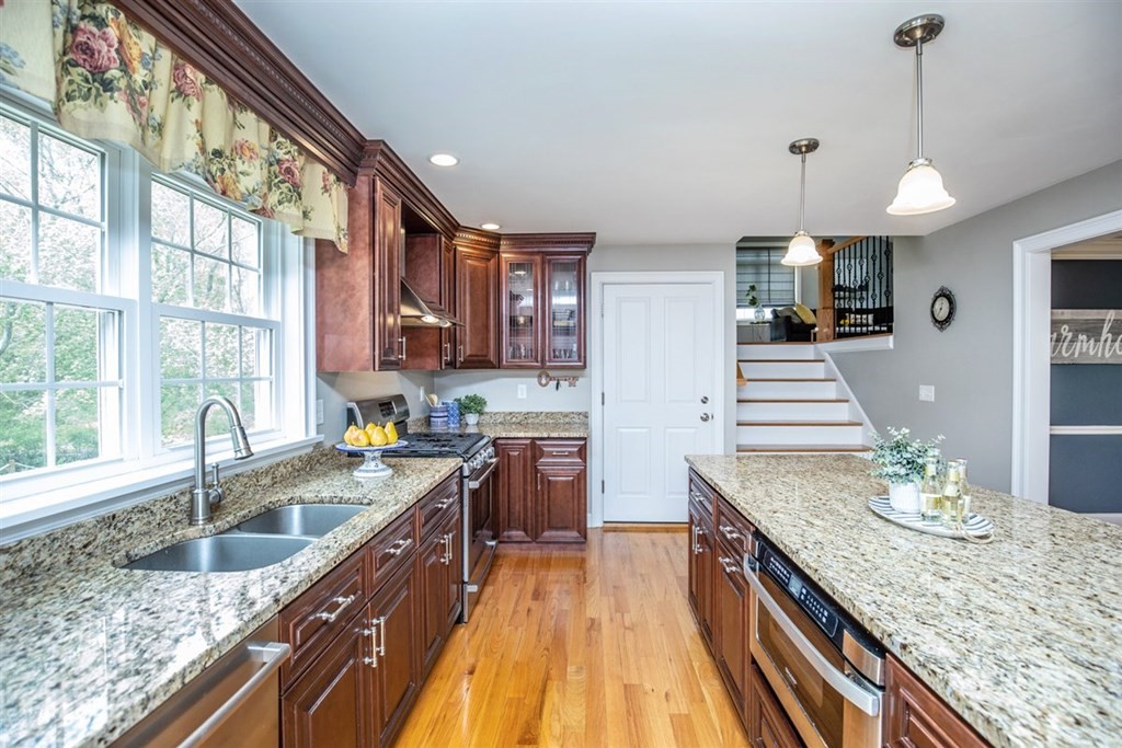 14 Eastern Avenue Burlington, MA 01803 - Photo 14 of 42