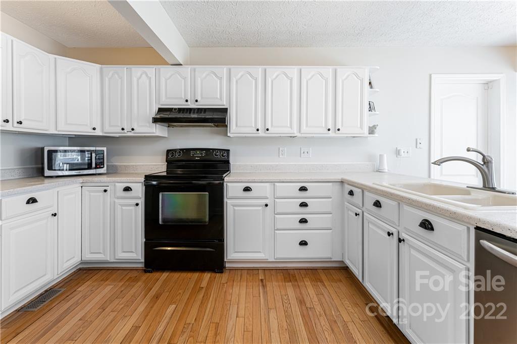 50 Morgan Branch Estate Road Candler, NC 28715 - Photo 14 of 40 Gallery Image 14