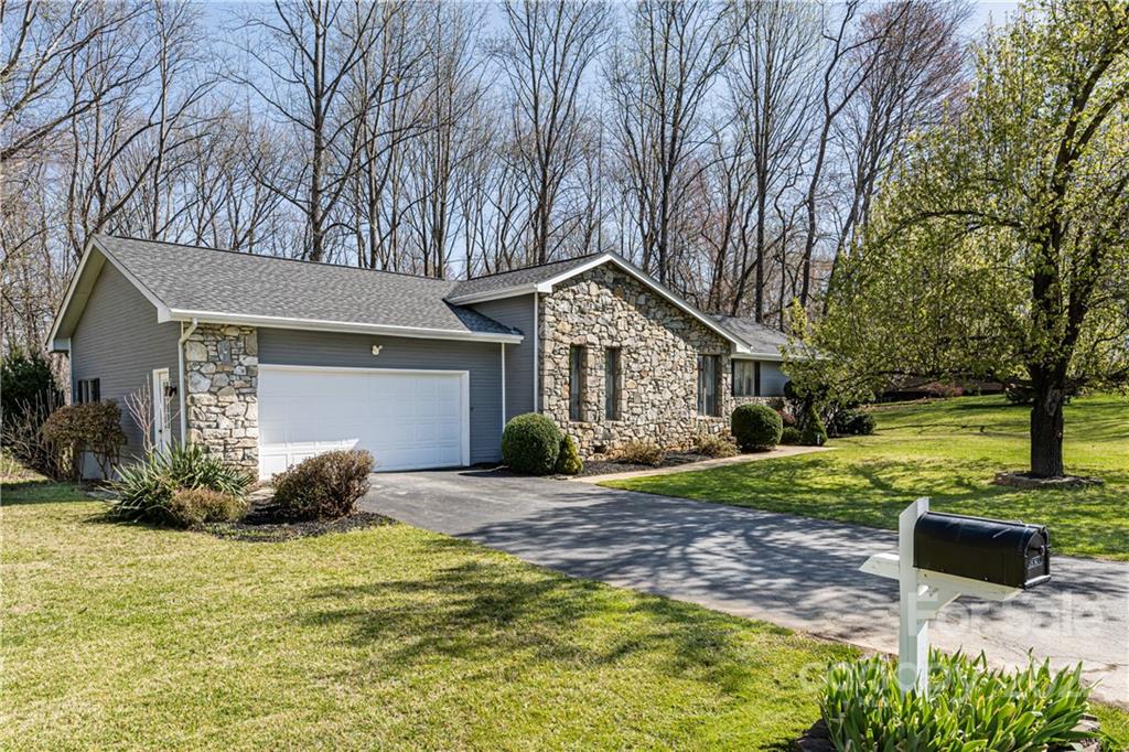 50 Morgan Branch Estate Road Candler, NC 28715 - Photo 2 of 40 Gallery Image 2