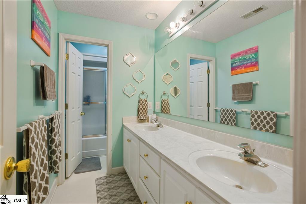 3634 Old Williamston Road Belton, SC 29627 - Photo 24 of 36 Upstairs Main Bath