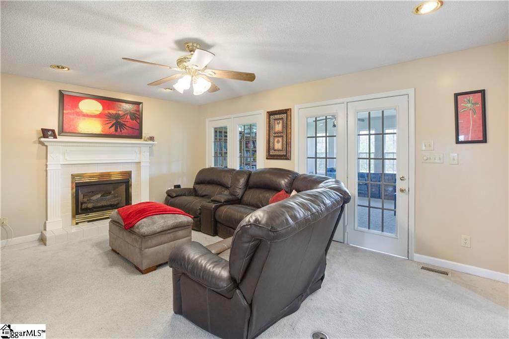3634 Old Williamston Road Belton, SC 29627 - Photo 8 of 36 Living Room