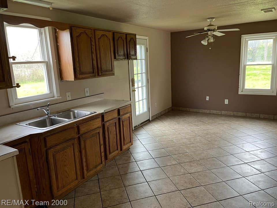 7674 Inkster Road Dearborn Heights, MI 48127 - Photo 10 of 16