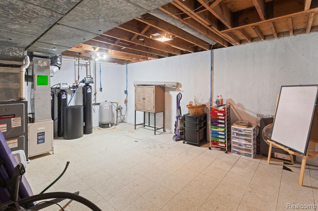 10284 Buno Road Brighton, MI 48114 - Photo 25 of 32