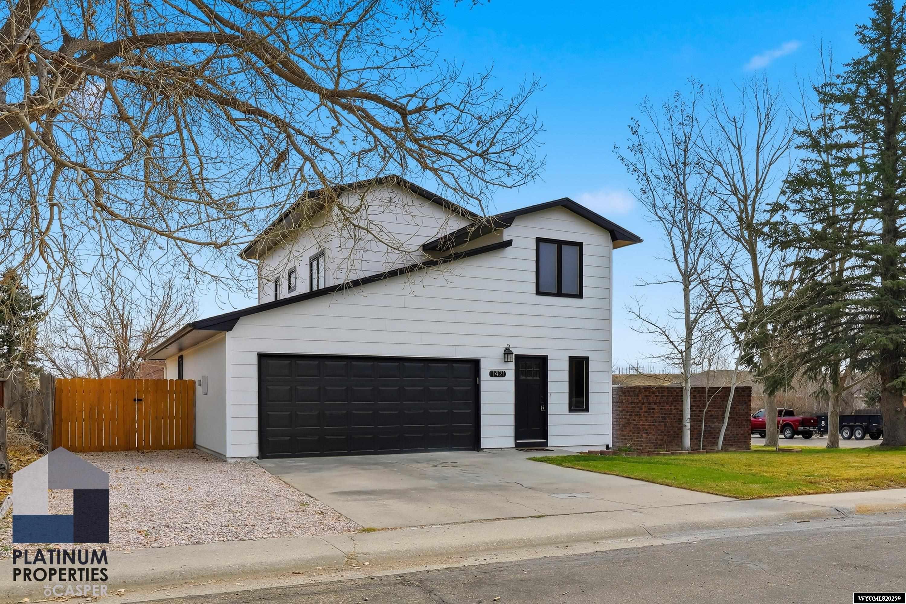 1421 Newport Casper, WY 82609 - Photo 1 of 24