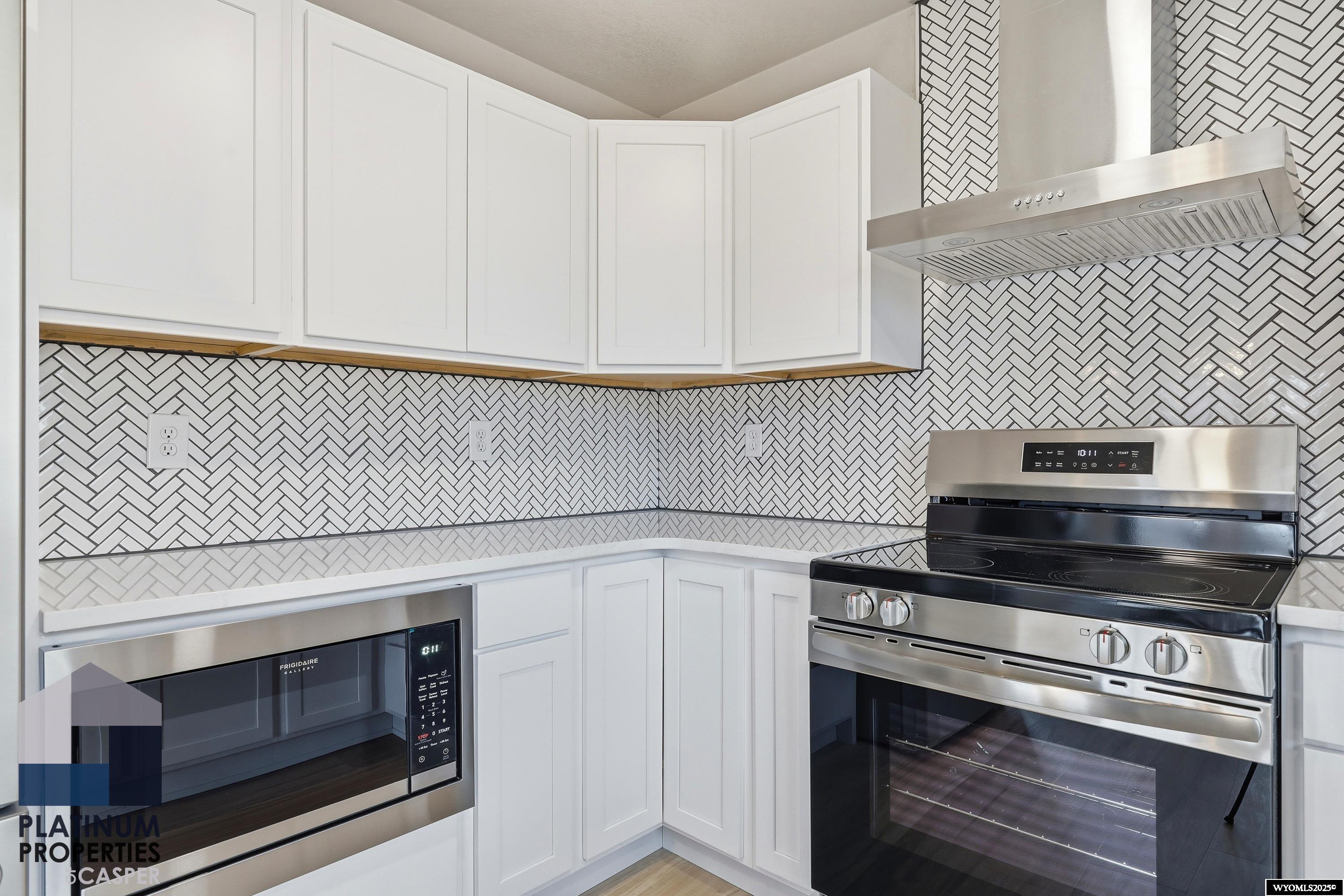 1421 Newport Casper, WY 82609 - Photo 7 of 24