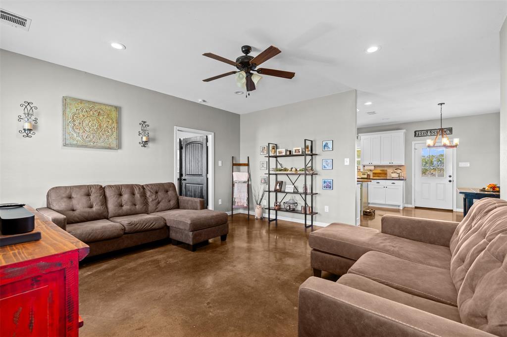 511 East Pecan Tree Road Waxahachie, TX 75165 - Photo 10 of 36