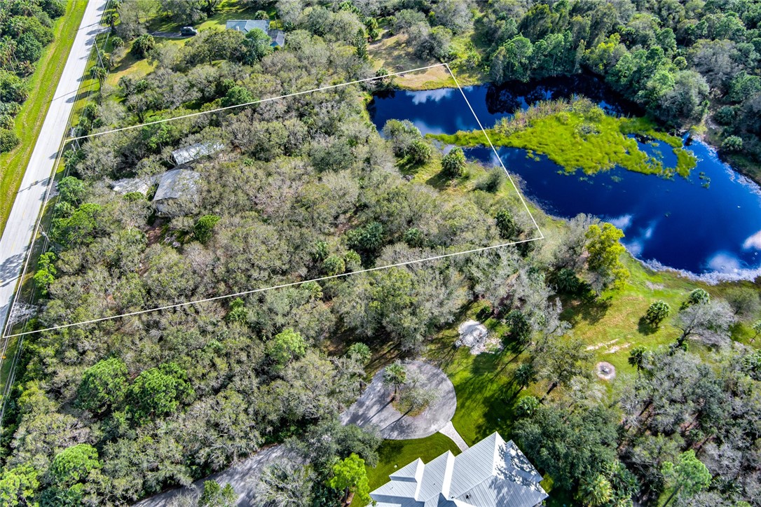 2465 Johnston Road Fort Pierce, FL 34951 - Photo 14 of 17 a view of a bird bath