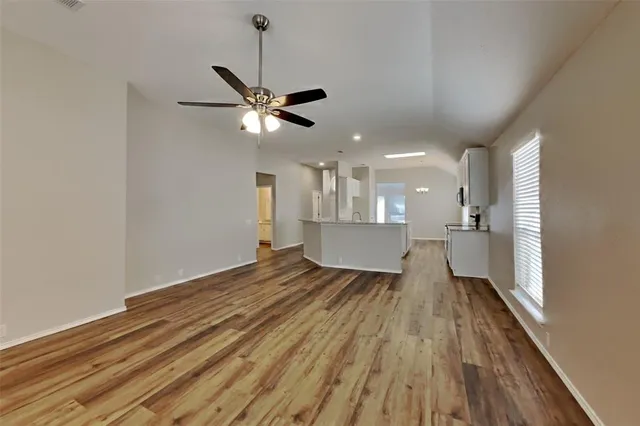 $2,225 | 523 Deerwood Drive, Burleson, TX 76028