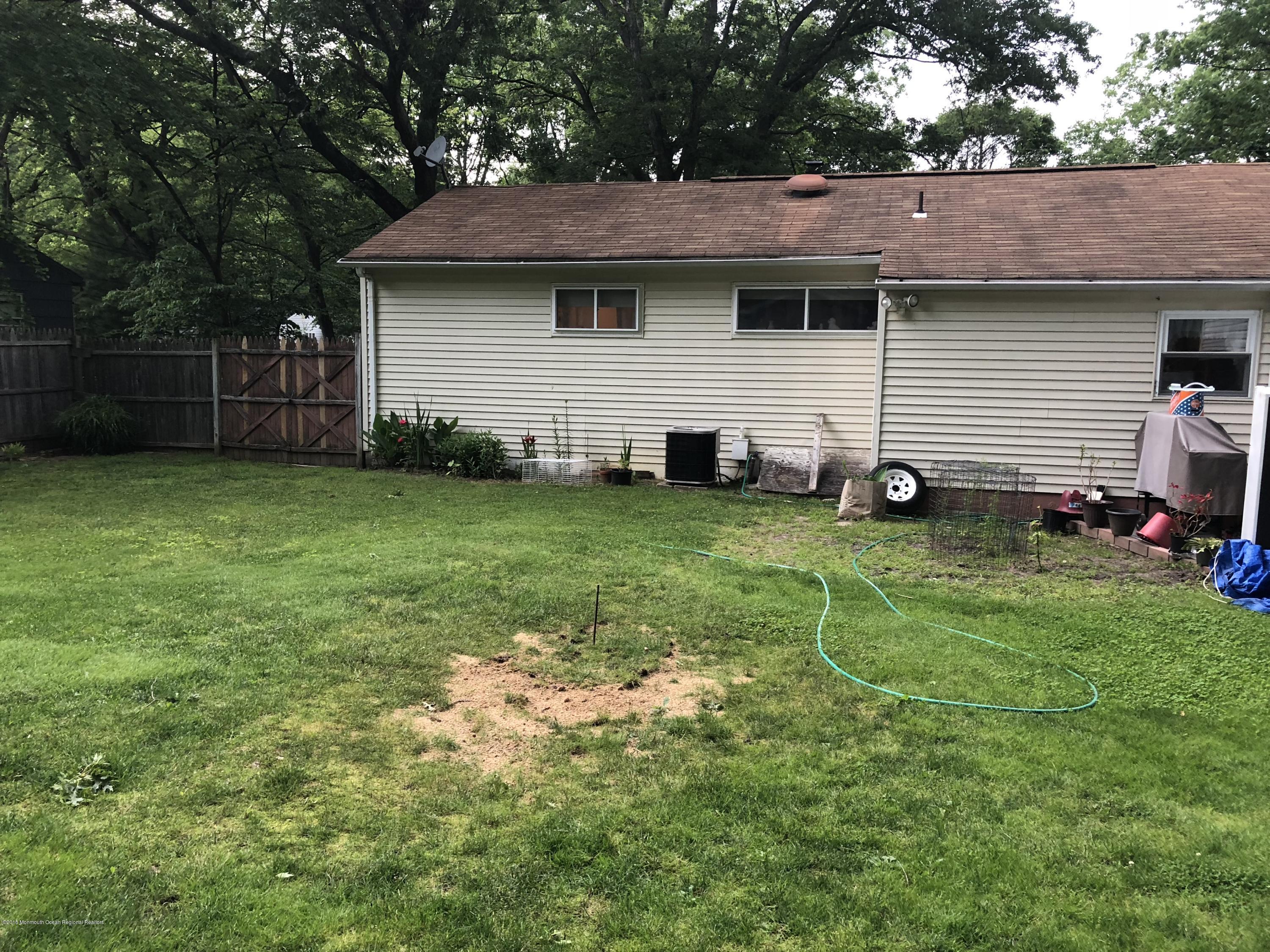 74 Ronald Road Lakewood, NJ 08701 - Photo 5 of 10 ron1