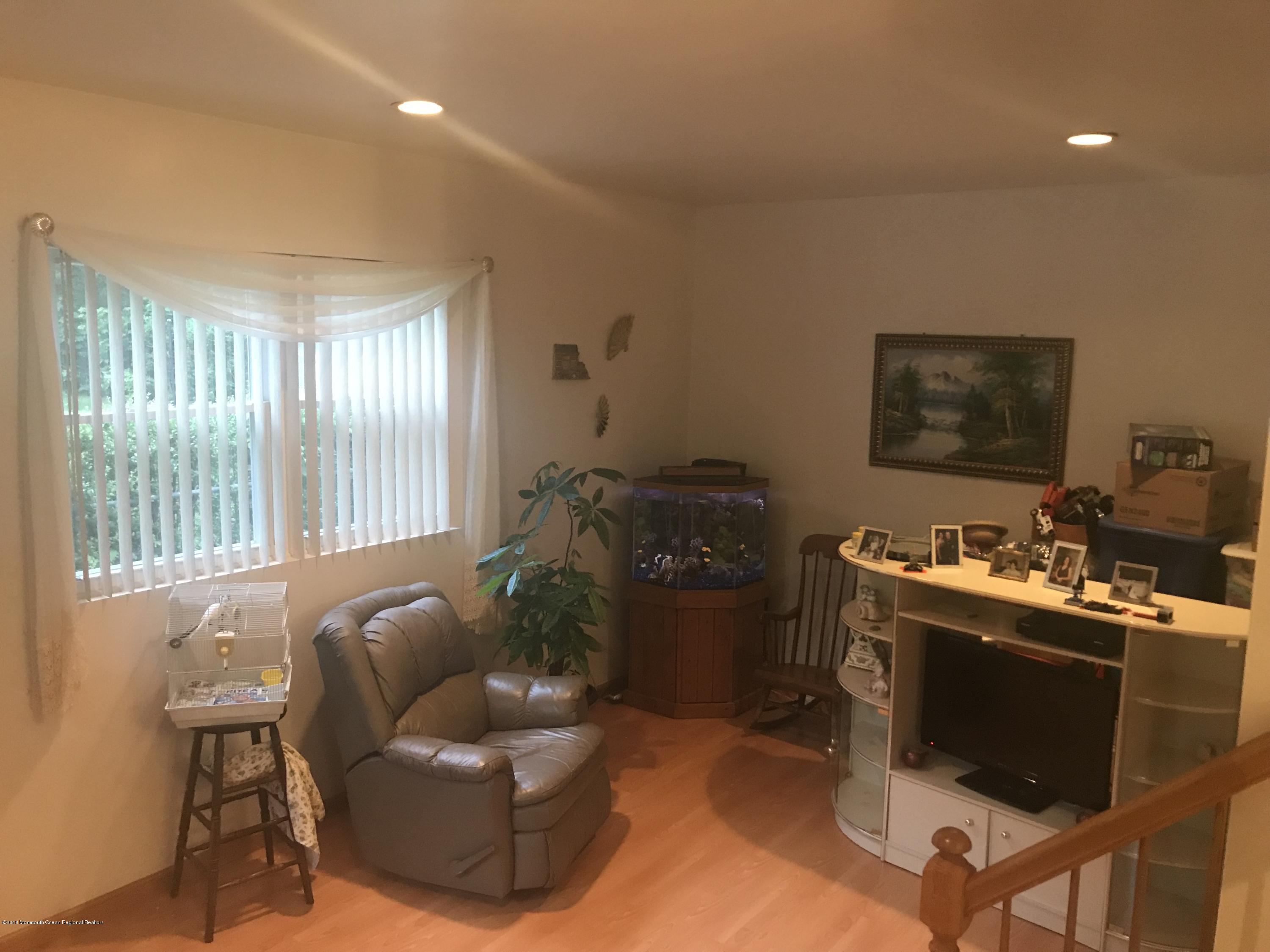 74 Ronald Road Lakewood, NJ 08701 - Photo 6 of 10 ron3