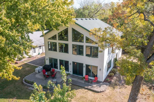 $499,900 | 7240 107th Avenue, Clear Lake, MN 55319