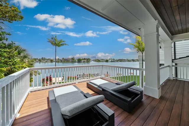 $9,150,000 | 535 70th Street, Holmes Beach, FL 34217
