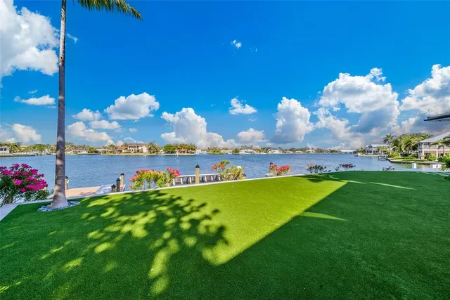 $9,150,000 | 535 70th Street, Holmes Beach, FL 34217
