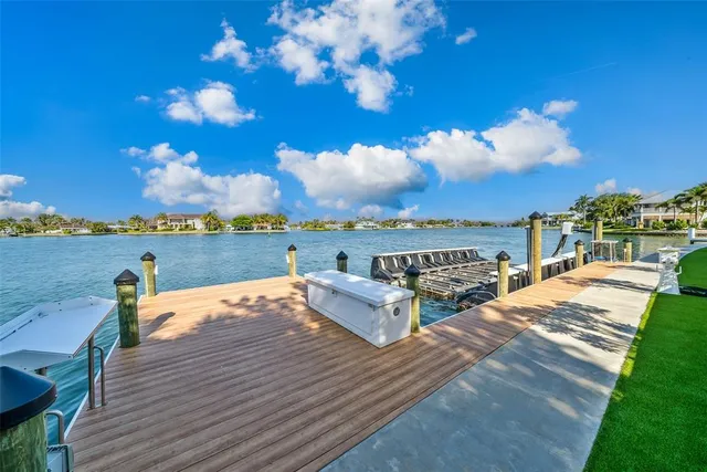 $9,150,000 | 535 70th Street, Holmes Beach, FL 34217