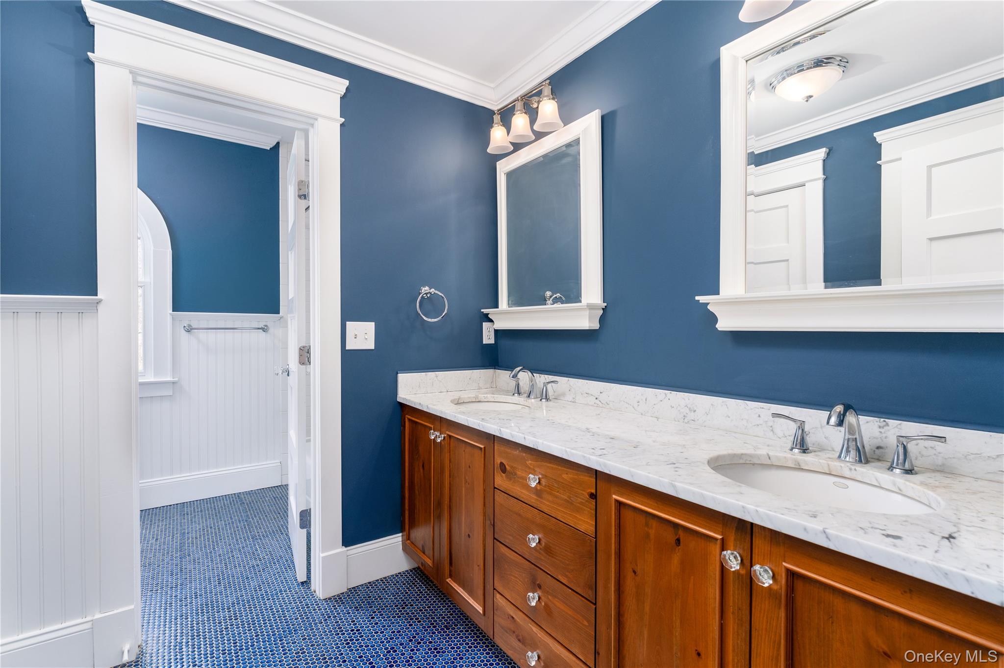 9 Old Field Road Setauket, NY 11733 - Photo 35 of 50 2nd Floor Hall Bathroom