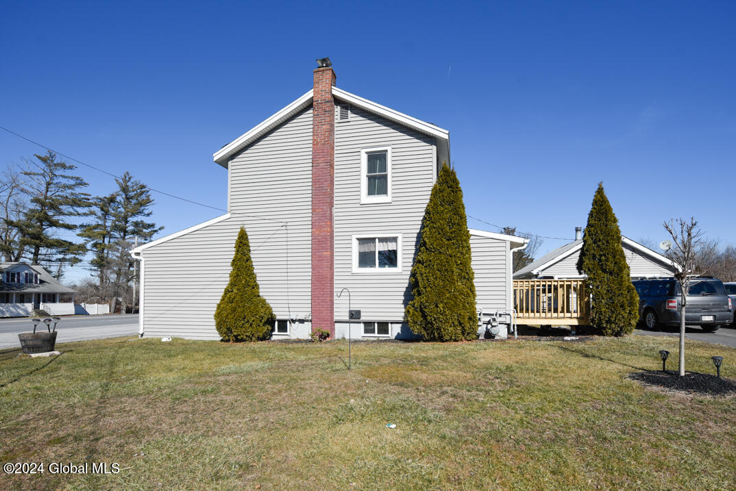 1530 Rte 9W Bethlehem, NY 12158 - Photo 6 of 31 Side main house
