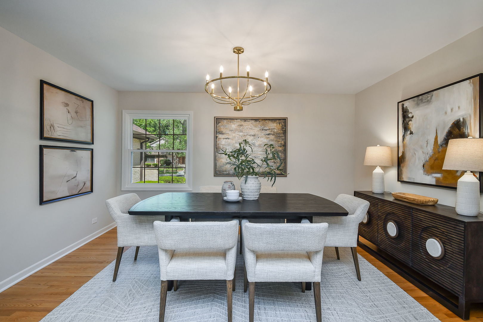 541 Williamsburg Road Glen Ellyn, IL 60137 - Photo 10 of 45 a dining room with furniture and window