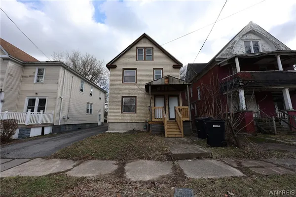 $99,900 | 1655 South Avenue, Niagara Falls, NY 14305