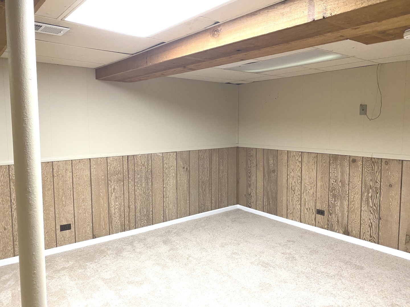 53 Mariner Lane North, Unit 53 Fox Lake, IL 60020 - Photo 22 of 30 a view of a garage