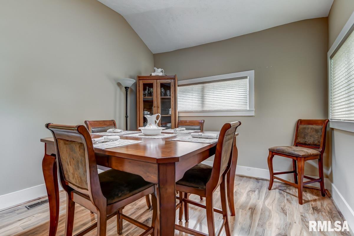 828 Cleveland Avenue Springfield, IL 62704 - Photo 18 of 32 Gallery Image 18