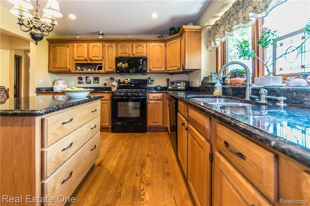 11792 Larkins Road Brighton, MI 48114 - Photo 20 of 43 19_18.jpg