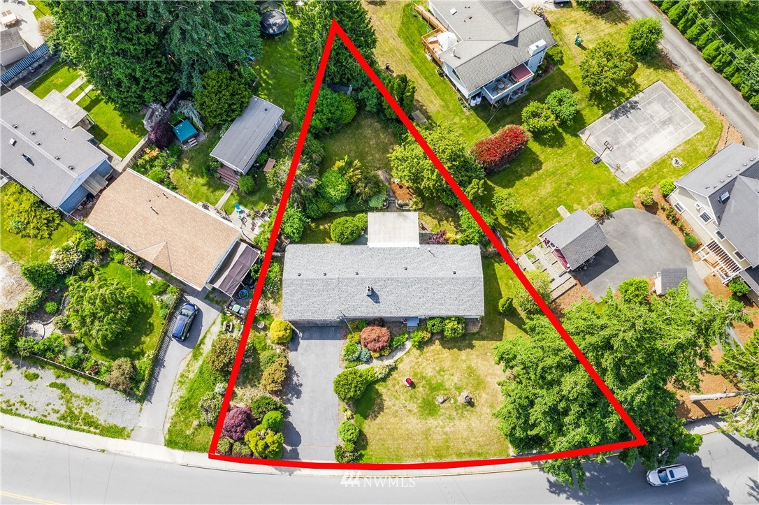 21820 Brier Road Brier, WA 98036 - Photo 2 of 19 Gallery Image 2