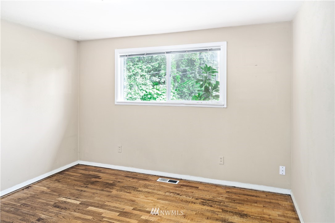 21820 Brier Road Brier, WA 98036 - Photo 13 of 19 Gallery Image 13