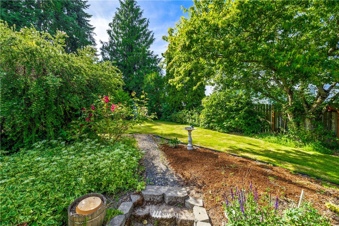 21820 Brier Road Brier, WA 98036 - Photo 16 of 19 Gallery Image 16