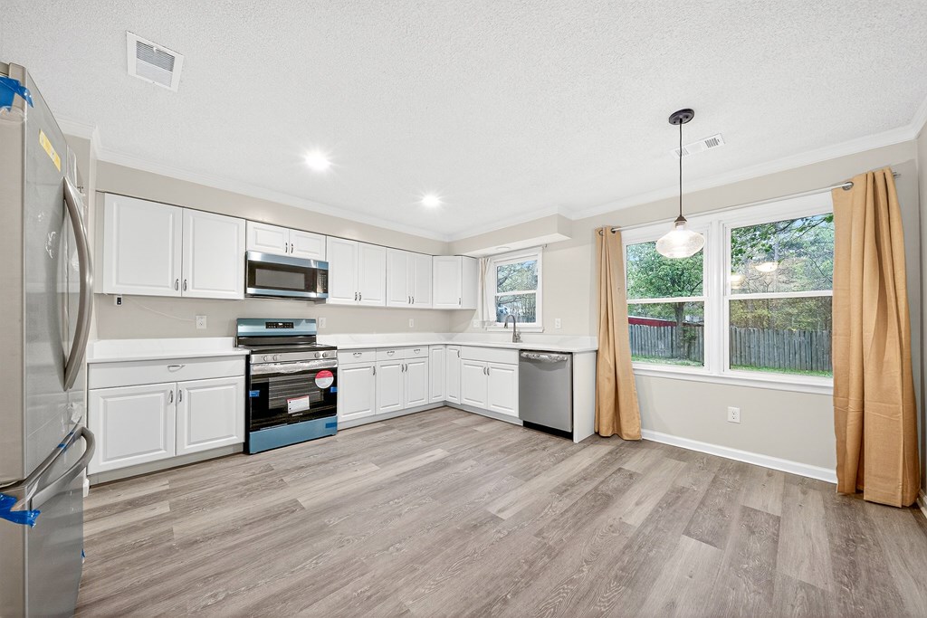 717 Lee Road Phenix City, AL 36870 - Photo 12 of 33