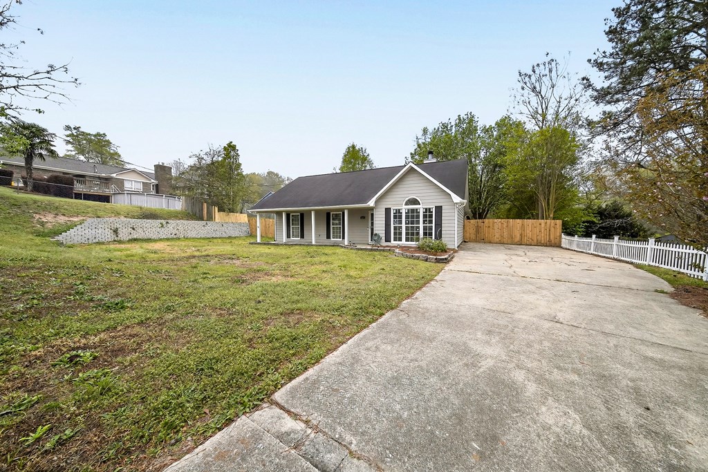 717 Lee Road Phenix City, AL 36870 - Photo 3 of 33