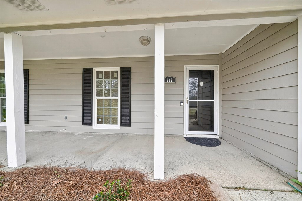 717 Lee Road Phenix City, AL 36870 - Photo 6 of 33