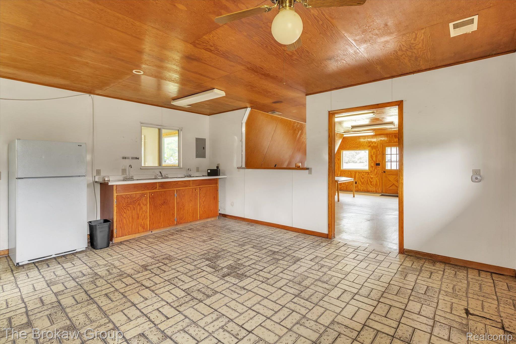 8070 East Richfield Road Davison, MI 48423 - Photo 17 of 27 Gallery Image 17
