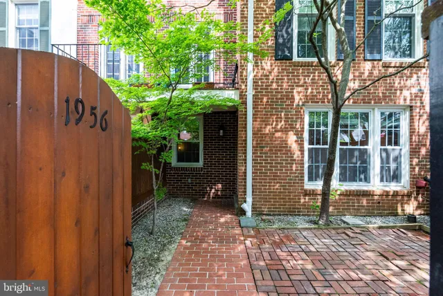 $3,500 | 1956 North Cleveland Street, Unit 1, Arlington, VA 22201
