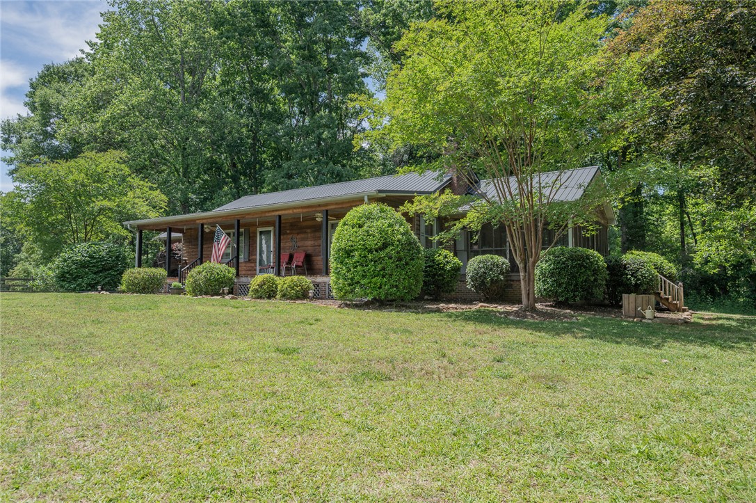 606 Mountain View Road Williamston, SC 29697 - Photo 1 of 48