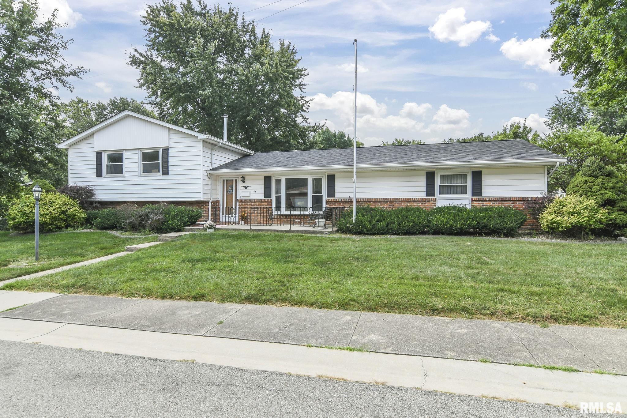 44 Eton Drive Springfield, IL 62702 - Photo 3 of 44 Gallery Image 3