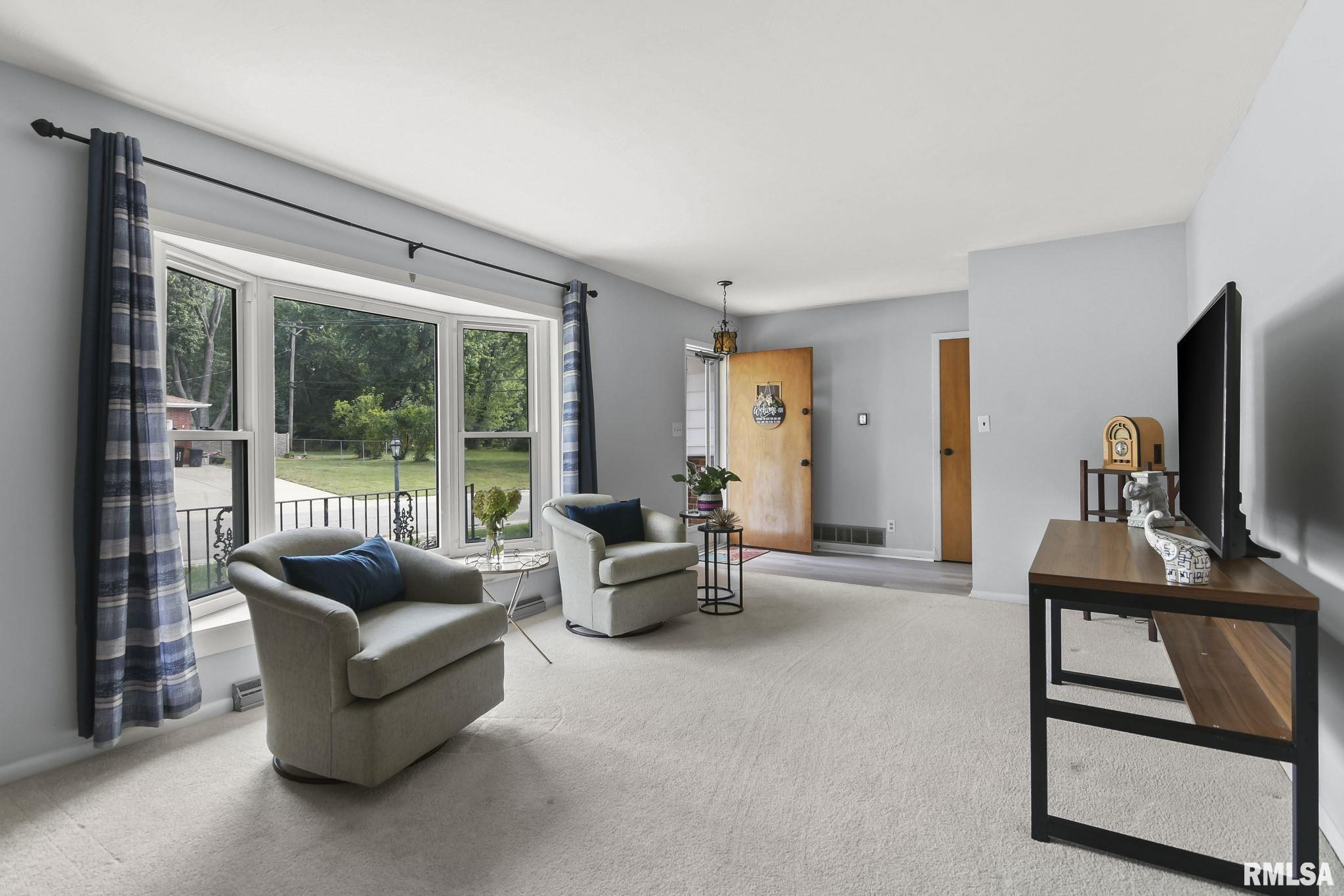 44 Eton Drive Springfield, IL 62702 - Photo 8 of 44 Gallery Image 8