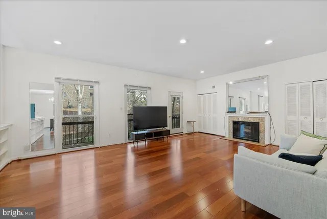 $1,667,500 | 4113 North River Street, McLean, VA 22101