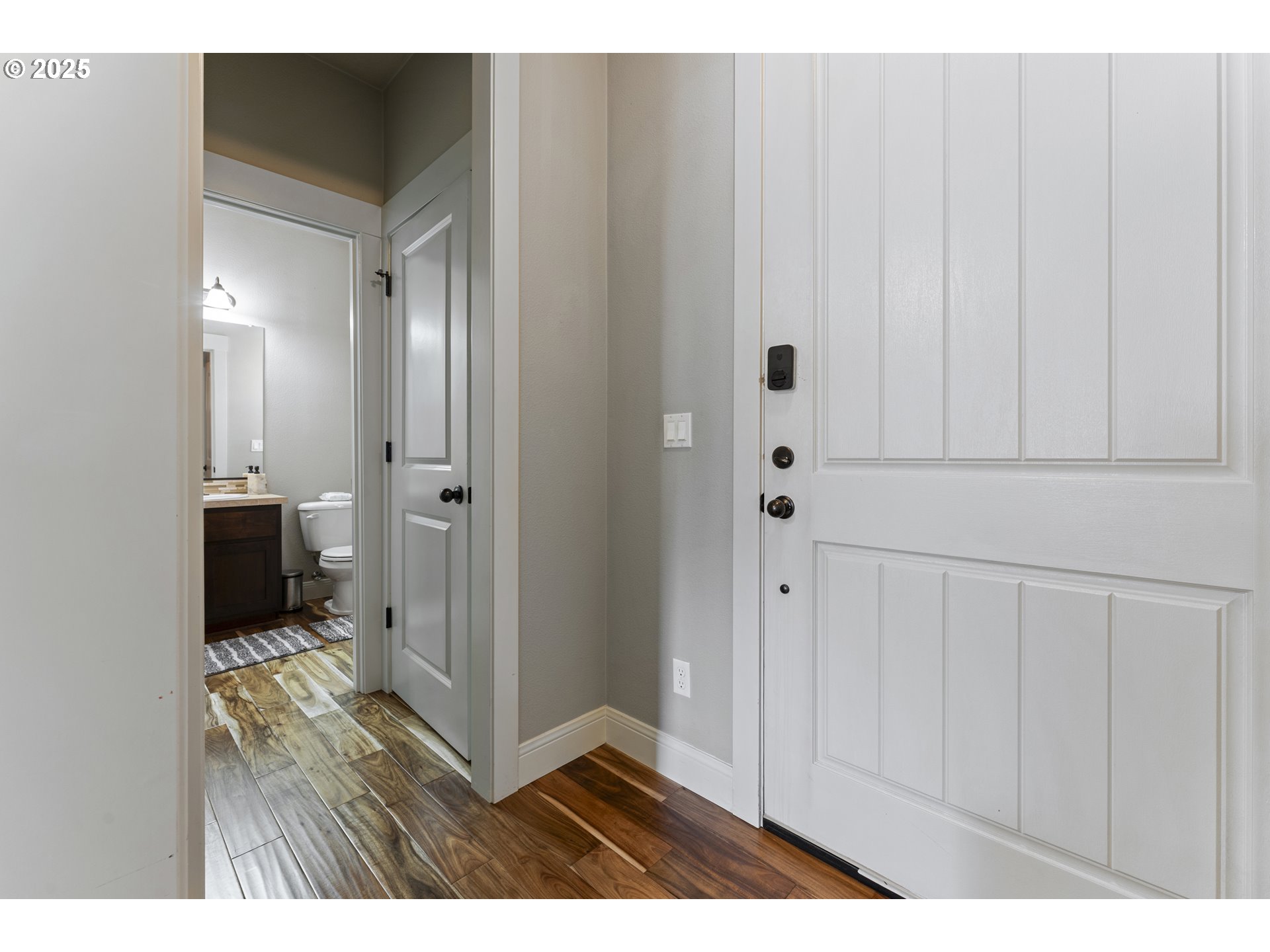 3118 Southwest 197th Avenue Beaverton, OR 97003 - Photo 4 of 29