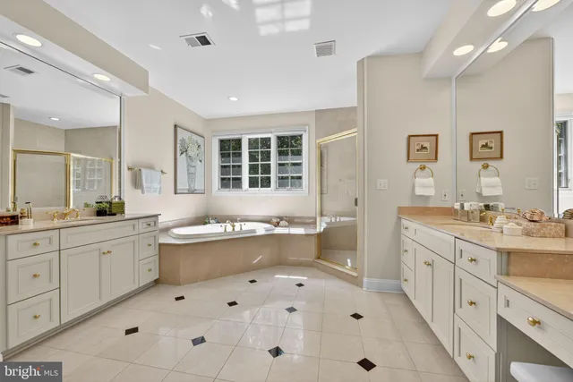 $2,595,000 | 1354 Lewinsville Mews Court, McLean, VA 22102