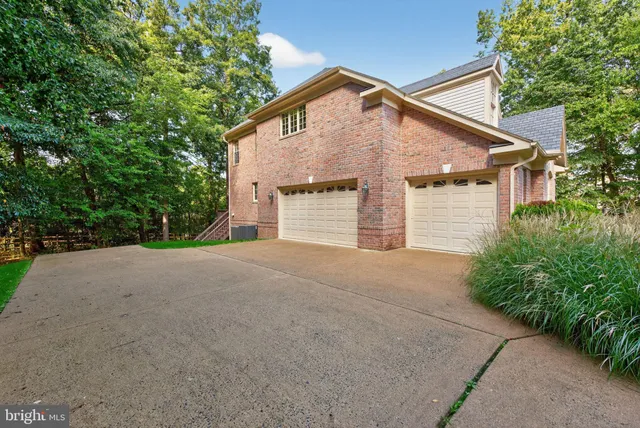 $2,595,000 | 1354 Lewinsville Mews Court, McLean, VA 22102